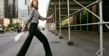 Начальник наказав жінці змінити робочі штани: причина викликала гнів