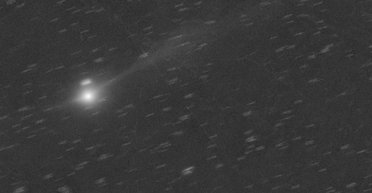 Межзвездный объект 3I/ATLAS проявляет неожиданную активность: растет огромный хвост (фото)