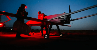 Горит: в России стая украинских дронов атаковала резервуары с топливом на комбинате "Атлас"