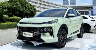 Представлен новый кроссовер от JAC и Huawei с запасом хода 1300 км (фото)