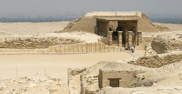 Древние египтяне достигли невозможного: в Саккаре нашли саркофаги, которые весят десятки тонн (фото)