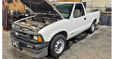 Раритет из 90-х: в США обнаружен уникальный электропикап от General Motors (фото)