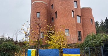 Месть Окамуре: возле дома спикера чешского парламента появились украинские флаги