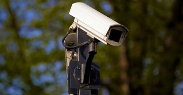 Засилье китайских камер в Европе: может ли Пекин следить за ЕС, — расследование