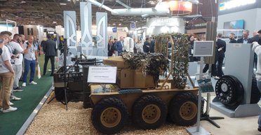 Украинский "Равлик" в Париже: создатели объяснили, чем он лучше иностранных роботов (фото)