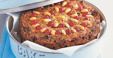 Рецепт класичного різдвяного пирога із сухофруктами, цедрою та бренді