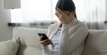 Женщина прочитала тайную переписку мужа: ее шокировала неожиданная правда о семье