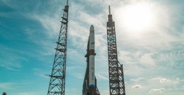 Гонка миллиардеров за деньги NASA: ракета Starship пока проигрывает New Glenn (фото)