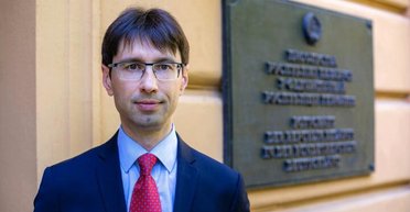 Экс-посол Беларуси в Германии покончил с собой после допросов в КГБ, — СМИ