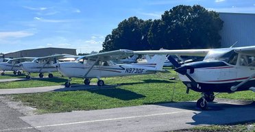 Розлютився на інструкторів: у США пілот-студент вивів з ладу відразу 10 літаків (відео)