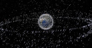 Катастрофа на орбіті: супутники доведеться розміщувати ближче до Місяця, але тільки 10% зможуть вижити