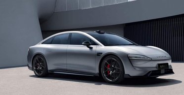 Huawei и Chery представили стильного конкурента Tesla Model S (фото)