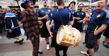 "Більше ніж гра": якими були гімни Євро за 32 роки (відео)