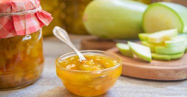 Заготовки на зиму: простий рецепт варення з кабачків (відео)