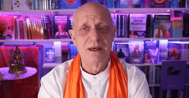 Предсказал COVID и вторжение РФ: известный пророк предупреждает об опасностях в 2026 (видео)