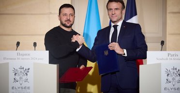 Зеленский прибыл на саммит в Париже и анонсировал гарантии безопасности для Украины: детали