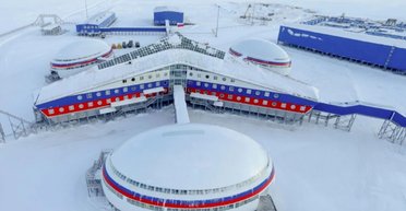 Радар "Сопка-2", субмарины и истребители: зачем РФ построила военную базу вплотную к США