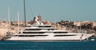 Украина продаст люксовую яхту Медведчука: что решил Кабмин (фото)