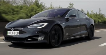 Завидная надежность: электромобиль Tesla проехал почти 700 000 км за 8 лет (видео)