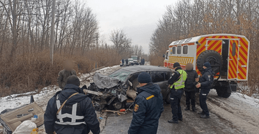 В Одесской области столкнулись рейсовый автобус и легковой автомобиль, есть пострадавшие (фото)