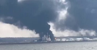 Поражены танкеры, насосная станция и объекты "Новатэка": что известно о последствиях удара по Усть-Луге