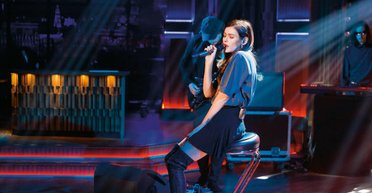 Супермен уже не тот. 10 лучших видеоклипов июня