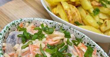 Ідеальна закуска: рецепт маринованого оселедця з майонезом