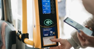 В киевском транспорте появился новый способ оплаты проезда: как воспользоваться