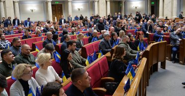 Найбагатший – Порошенко, "найбідніший" — Іванісов: рейтинг заможних депутатів Ради (інфографіка)