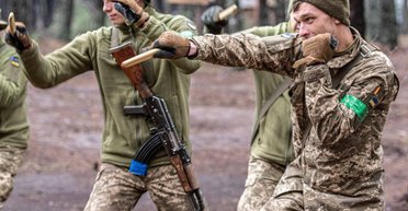 "Контракт 18-24": Зеленський анонсував розширення програми