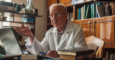 В математике дважды два будет 4, а в медицине может быть 3 или 5, — хирург Борис Билынский