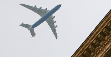 Тень мечты. Украинские художники запустят над Венецией нашу гигантскую "Мрию"