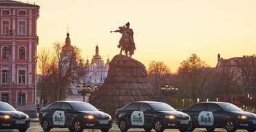 Языковой скандал в такси: компания Bolt уволила водителя, который напал на пассажирку