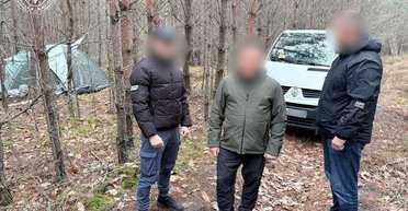 Начальника Дарницкого управления полиции, который исчез с миллионами гривен, нашли в лесу в палатке (фото)