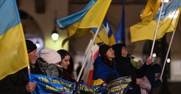 Україна хоче скоротити виплати для біженців у ЄС і скасувати консульські послуги, — ЗМІ