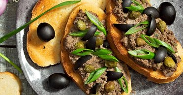 Просто і вишукано: паштет із курячої печінки з фініками