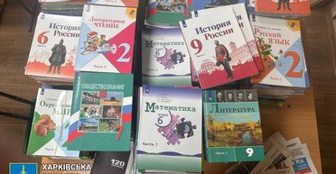 Новые учебники и баннеры с символикой: Россия готовится к учебному году на ВОТ, — ЦНС