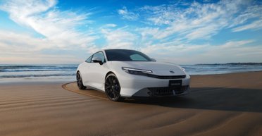 Возвращение легенды: возрожденную спортивную Honda показали на официальных фото и видео