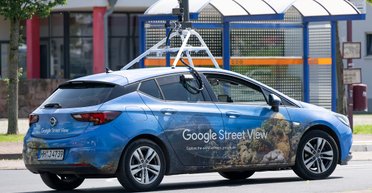 Поліцейський відсудив у Google $12,5 тисяч за фото, зроблене в його дворі: деталі