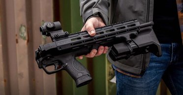 Зручний і практичний: легендарна Smith & Wesson представила карабін M&P FPC (фото)