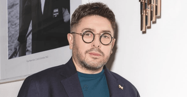 "Получился слишком красивый": Алексей Суханов рассказал, что сделал с двумя российскими паспортами