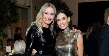 Шик, гламур і діаманти: топ 5 образів премії Women in Hollywood (фото, відео)