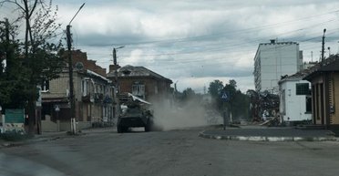 Кидають у штурми по 50 осіб: у прикордонній службі розповіли про бої у Вовчанську (відео)