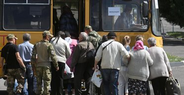 Десятки людей уже поселились: РФ эвакуирует жителей Курской области в Крым, — Суспільне