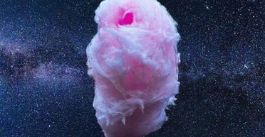 Как сладкая вата. Обнаружена самая "пушистая" планета, которая вполовину больше Юпитера