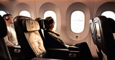 "Поки я спала": пасажирку літака обурило, що попутник зробив з її волоссям (фото)