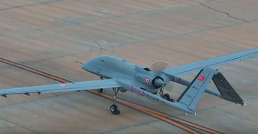 Bayraktar TB3 випробували із прибраним шасі: зможе пролетіти 1900 км у будь-яку негоду (відео)