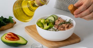 От них не растет живот: 7 полезных жиров, которых стоит есть чаще