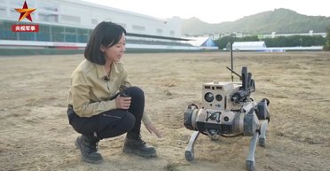 Розстріляють із засідки: Китай створює зграї бойових роботів-вовків, як вони змінять війни