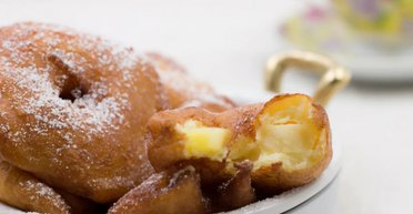 Яблочные оладьи на пиве: рецепт вкусного завтрака